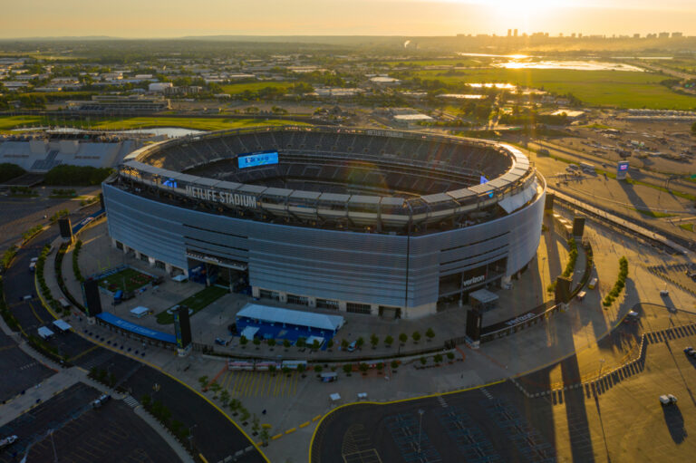 Rutherford,,Nj,,Usa,-,June,22,,2019:,Sunrise,Over,Metlife