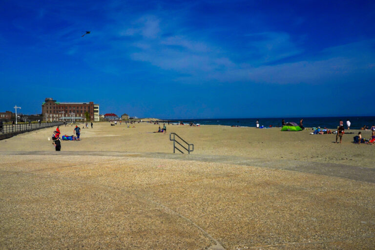 Far,Rockaway,,New,York,-,May,15,,2020:,Sunbathers,And