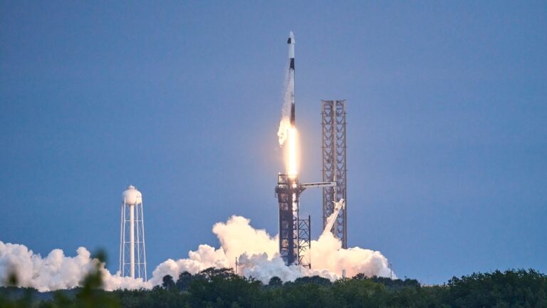 Cape,Canaveral,,Fl,,Usa,-,January,18,,2024:,Spacex,Falcon