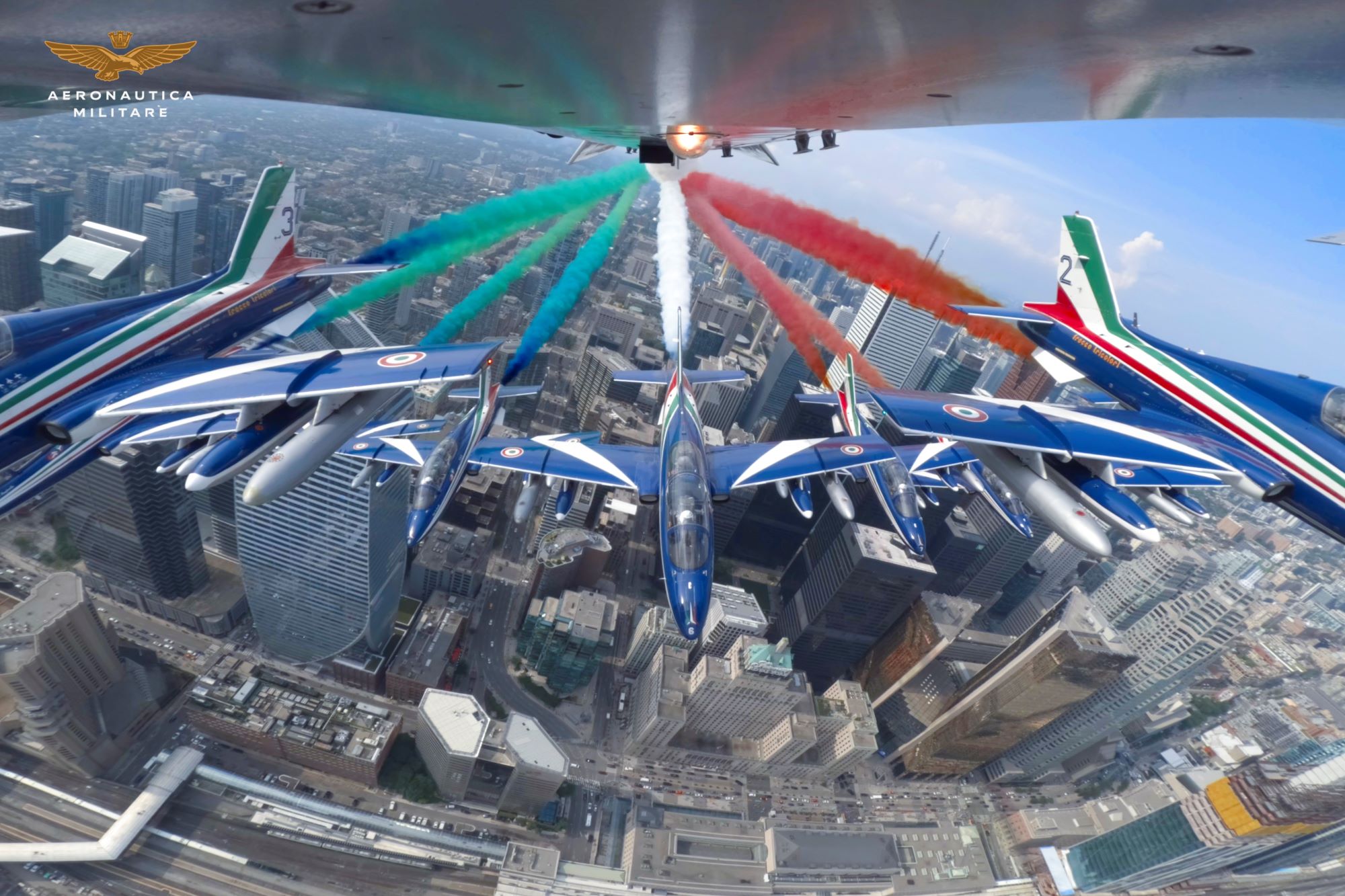 Le Frecce Tricolori volano su Toronto