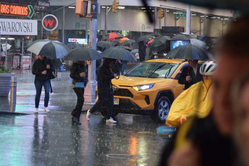 tempesta colpisce new york arriva debby maltempo