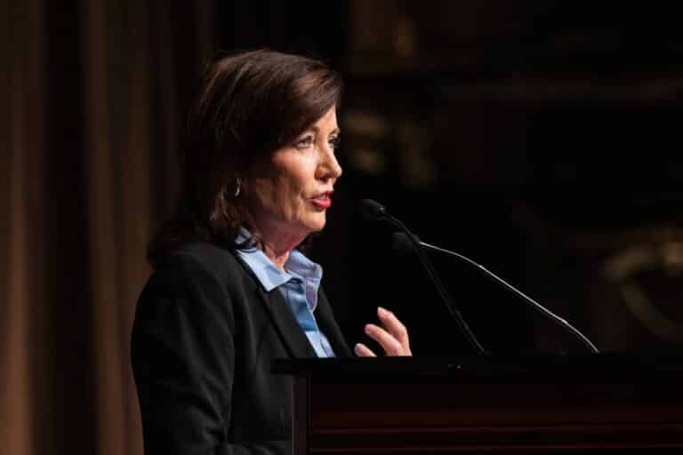 Kathu Hochul parla alla convention democratica in america