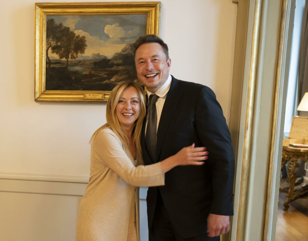 Giorgia Meloni incontrerà Elon Musk per la consegna di un premio