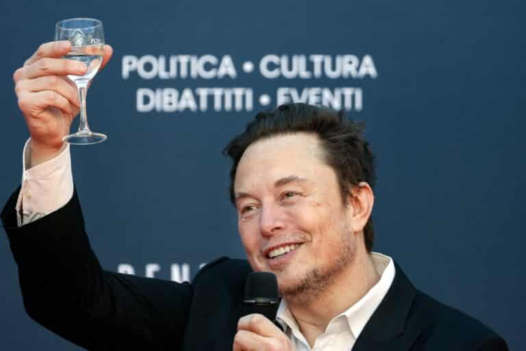 La lotteria di Elon Musk che premia gli elettori repubblicani sta facendo molto discutere