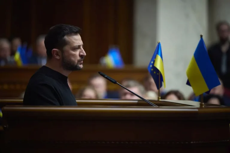 Zelensky “Tregua possibile con l’Ucraina sotto l’ombrello della Nato”