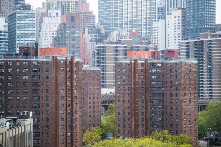 Apartment,Building,In,Manhattan,,New,York,City