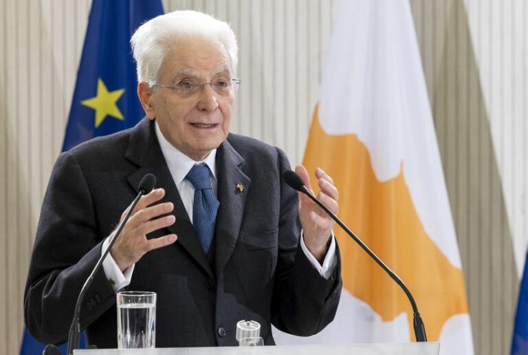 Mattarella “Parole del Papa punto fermo in momenti profonda angoscia”