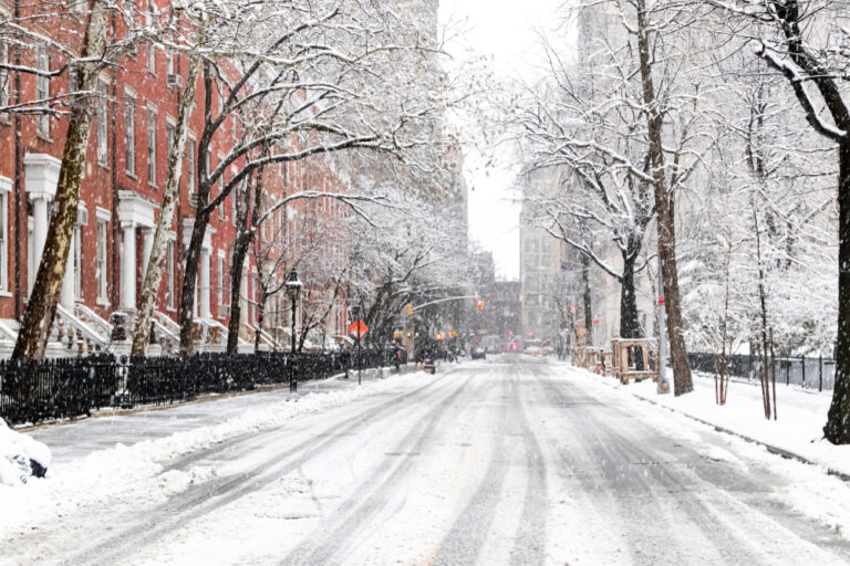 Snowy,Streets,And,Sidewalks,Along,Washington,Square,Park,Are,Empty