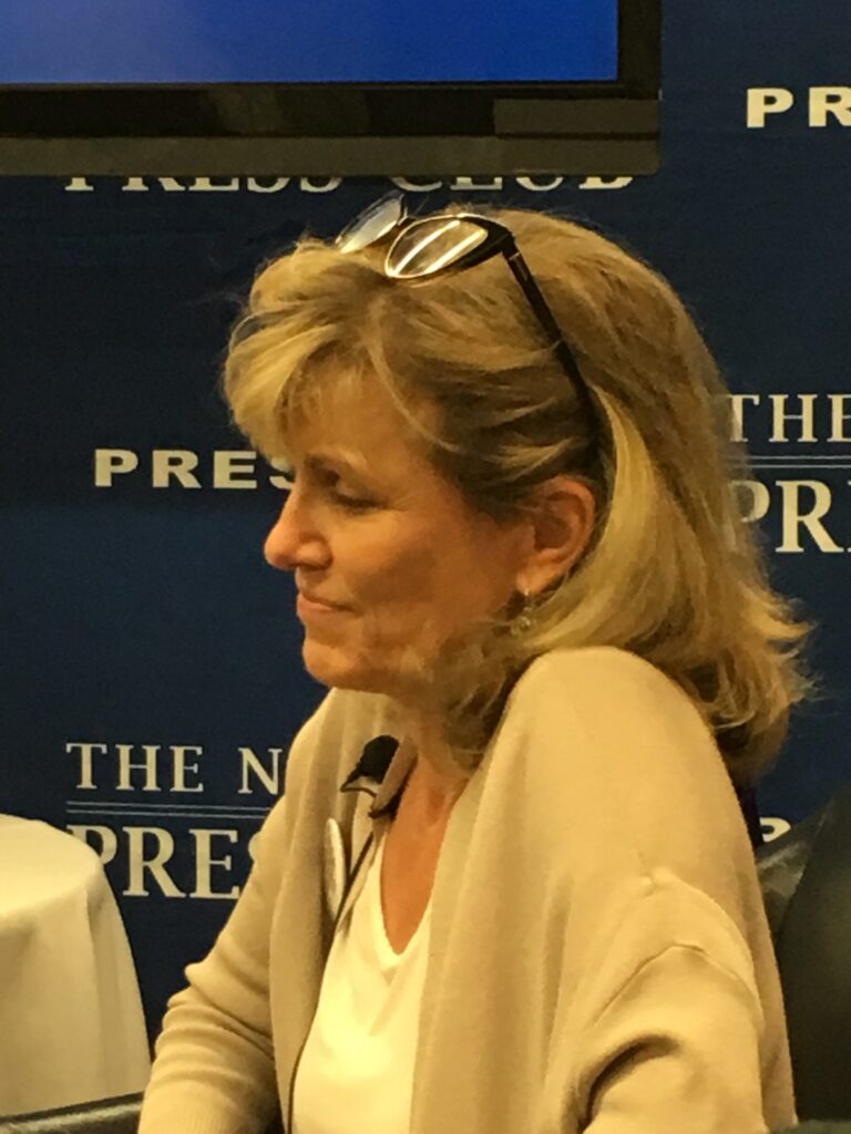Cartoonist_Ann_Telnaes_at_the_National_Press_Club,_Washington,_D.C