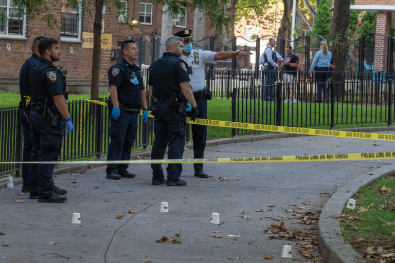 New,York,,Ny,August,18:,Nypd,Police,Officers,Investigate,A