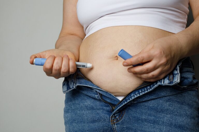 Woman,Injecting,Semaglutide,Ozempic,Injection,Control,Blood,Sugar,Levels