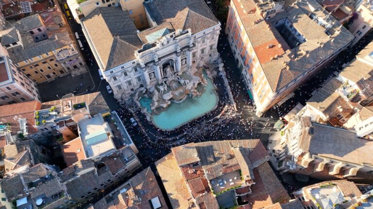 Trevi,Fountain,Crowded,With,Tourists,,Seen,From,Above