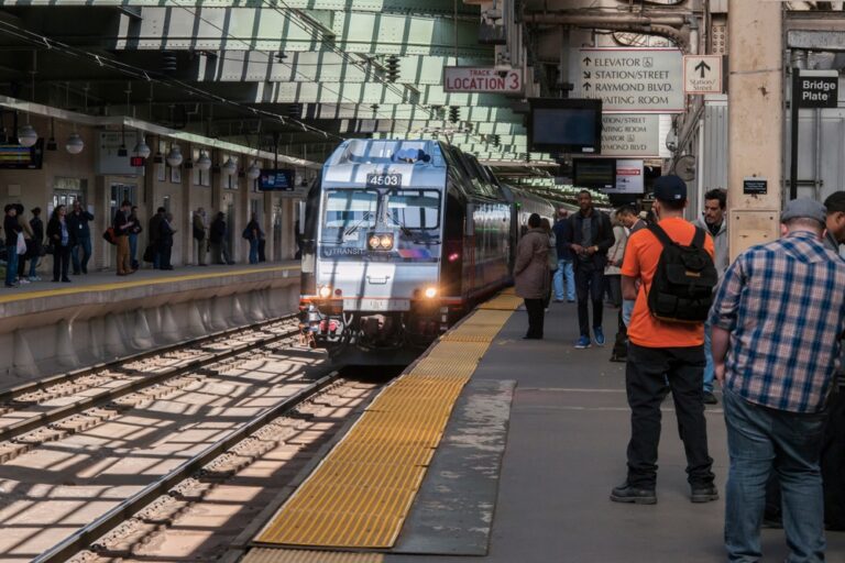 Newark,Nj,Usa-march,11,,2016,Nj,Transit,Trains,At,Newark