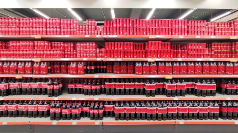 Athens,,Greece,-,February,12th,2025:,Photo,Of,A,Supermarket