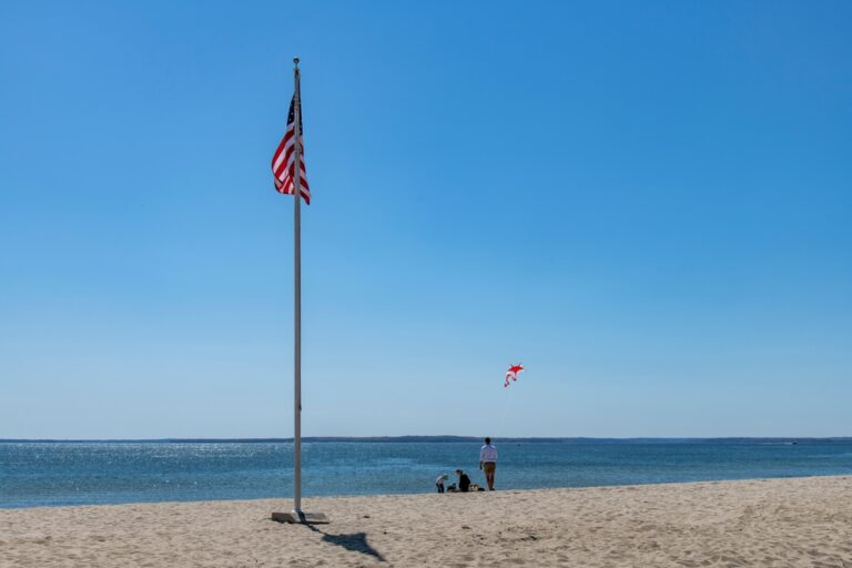 Old,Greenwich,,Ct,,Usa-may,2022;,Panoramic,View,Of,Beach,At