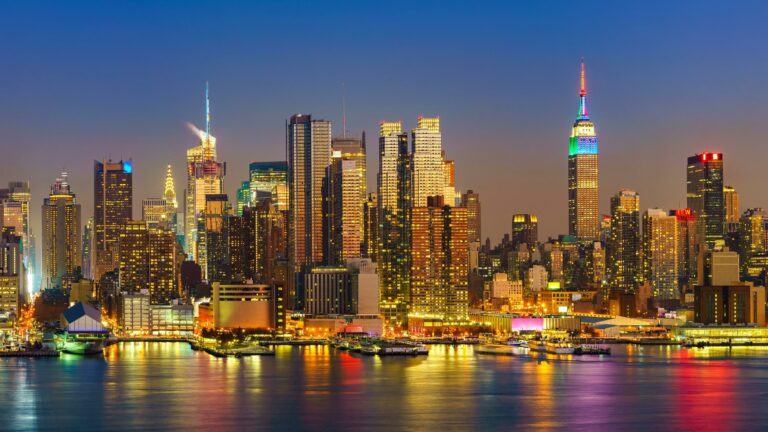 view-on-manhattan-at-night-new-york-city_header-141511