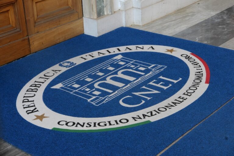 Rome,August,14,2023,Sign,Of,Cnel