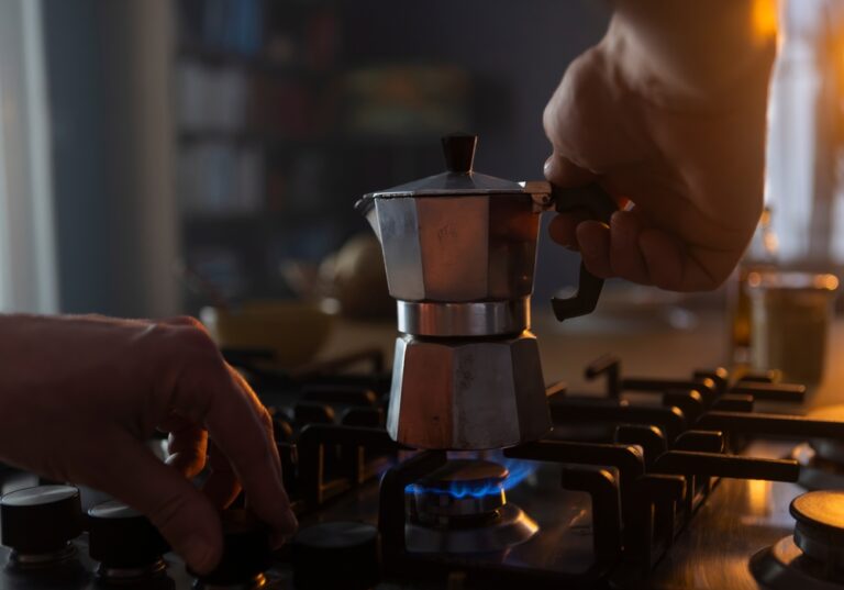 A,Classic,Vintage,Italian,Coffee,Maker,On,A,Gas,Stove