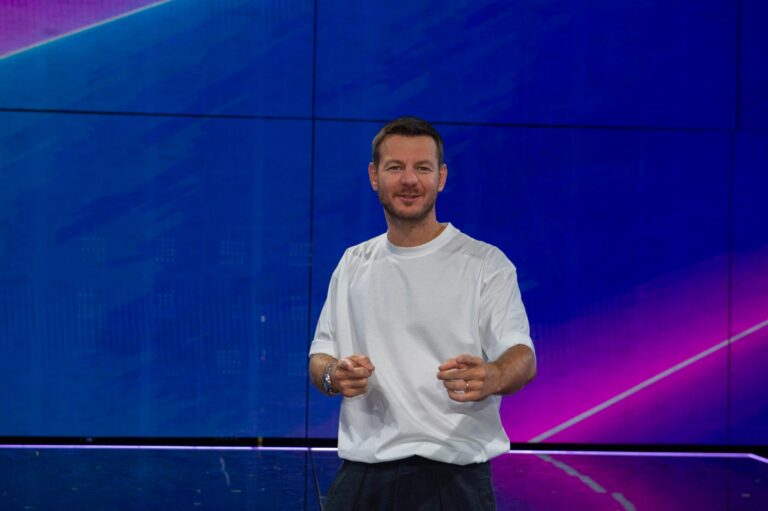 shutterstock_2128960079