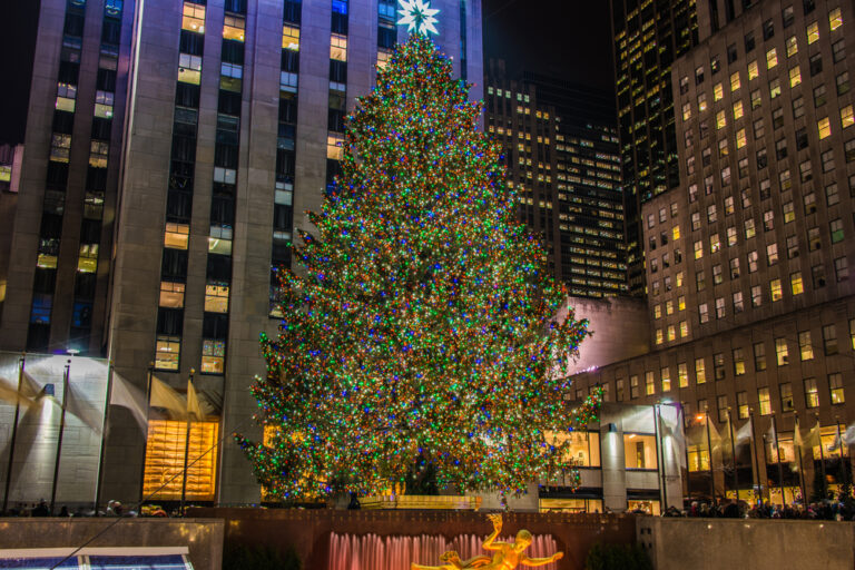 New,York,-,December,20,,2013:,Christmas,Tree,At,Rockefeller