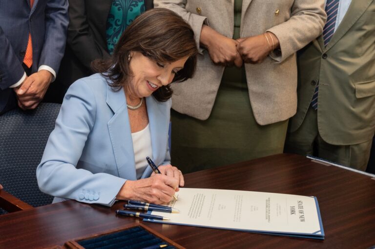 Governor,Kathy,Hochul,Signed,Legislation,To,Combat,Addictive,Social,Media