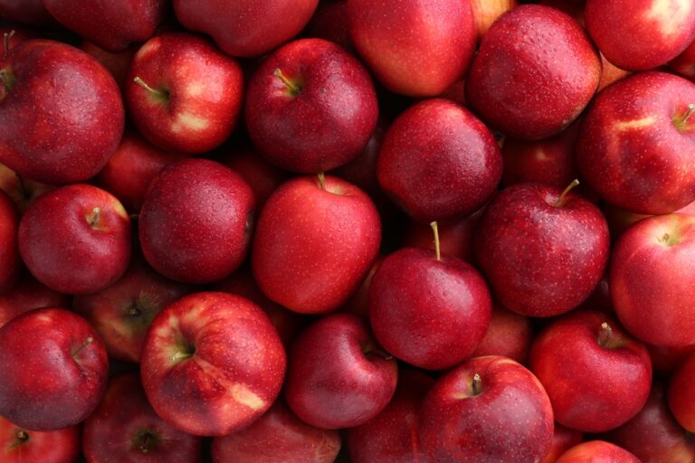 Fresh,Ripe,Red,Apples,As,Background,,Top,View