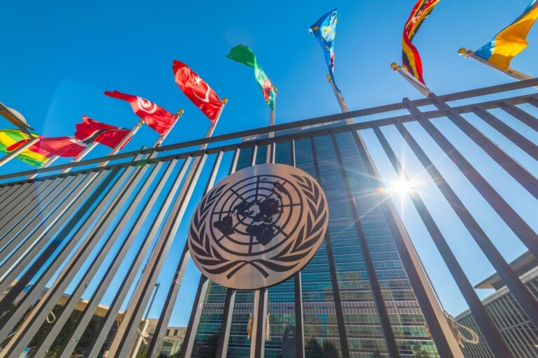 Onu,Building,With,Flags,Under,A,Blue,Sky,In,New