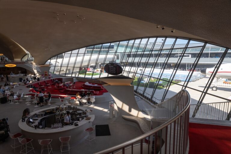 New,York,,Us,-,Aug,05,,2022:,The,Stylish,Lobby