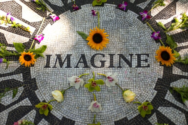 New,York,,Ny,-,July,2013:,A,Peaceful,Tribute,To