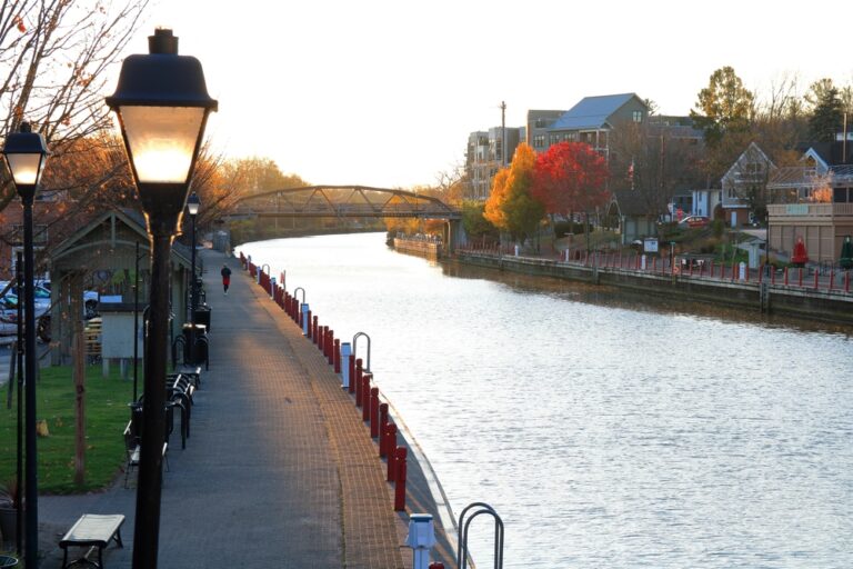 Fairport,,Ny,,Usa,-,November,8th,2024,-,A,Jogger