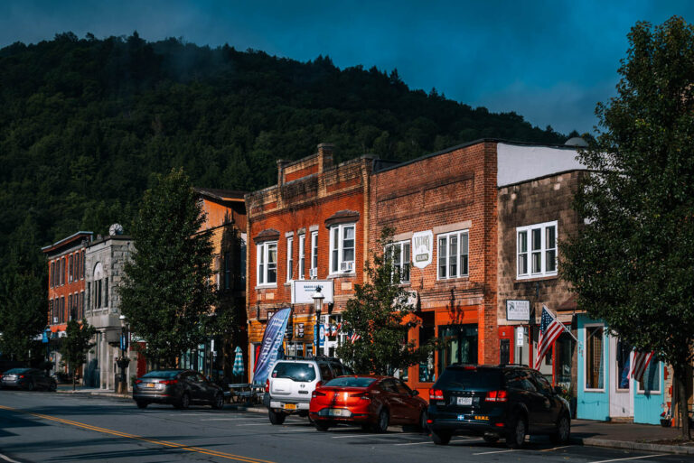 Downtown-Roscoe-New-York-in-the-Catskills