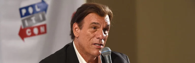 robert-davi-speaking-at-politicon