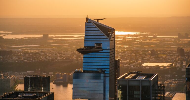 Helicopter,Photo,Above,The,Manhattan,Skyline,,Focusing,On,30,Hudson