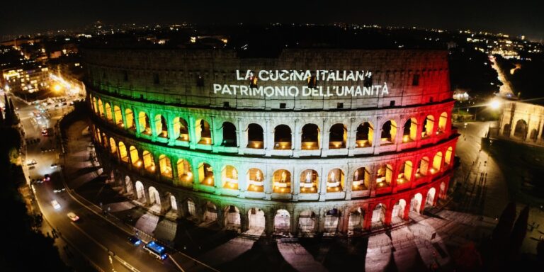 Cucina italiana patrimonio dell'umanit‡ Unesco, Colosseo illuminato