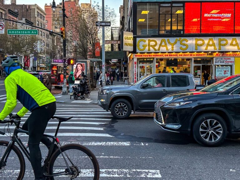 New,York,,Ny,,Us,-,Dec,22,,2023:,Businesses,At