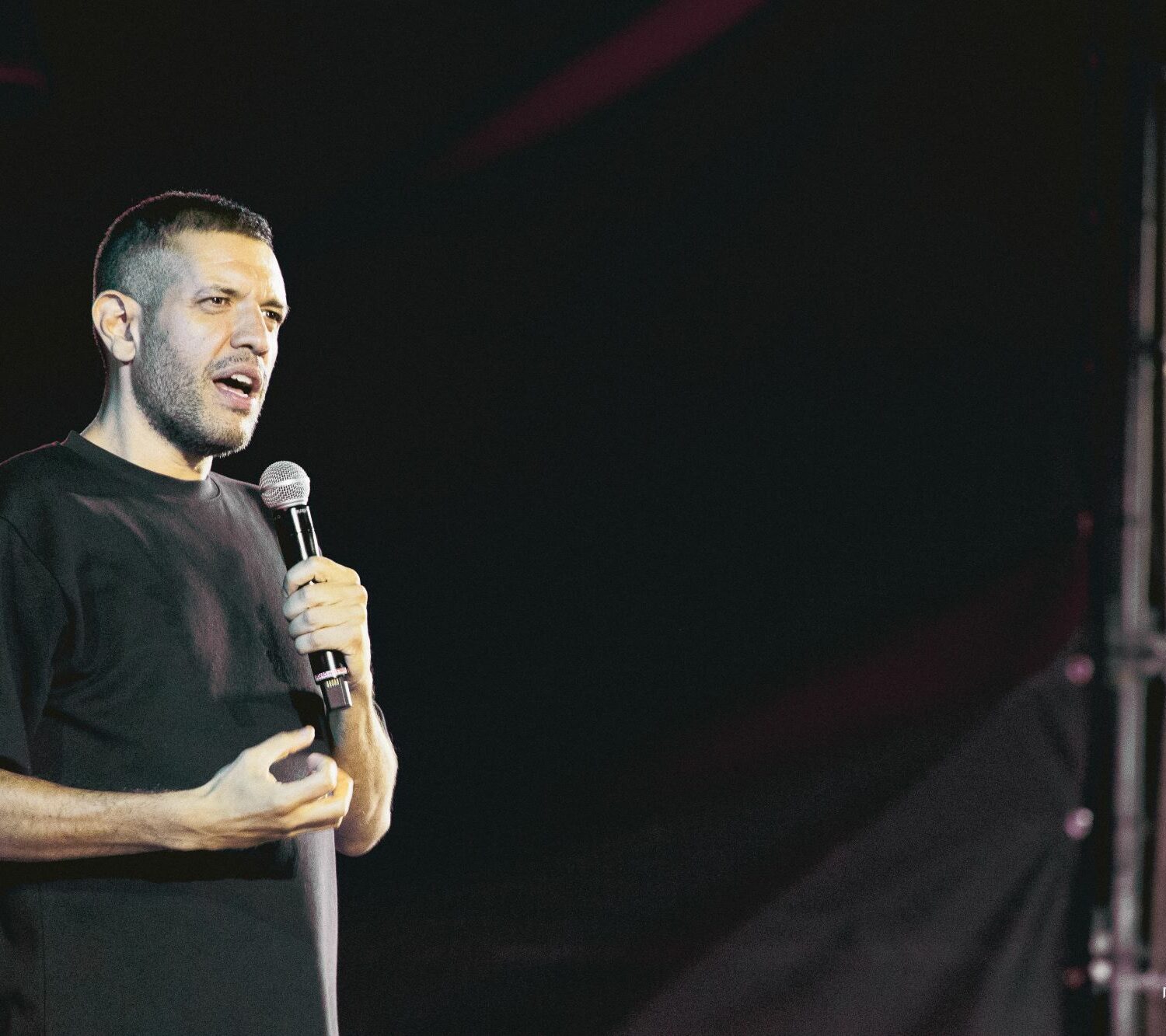 Francesco De Carlo, dopo il Tonight Show arriva il romanzo d’esordio I Malviventi