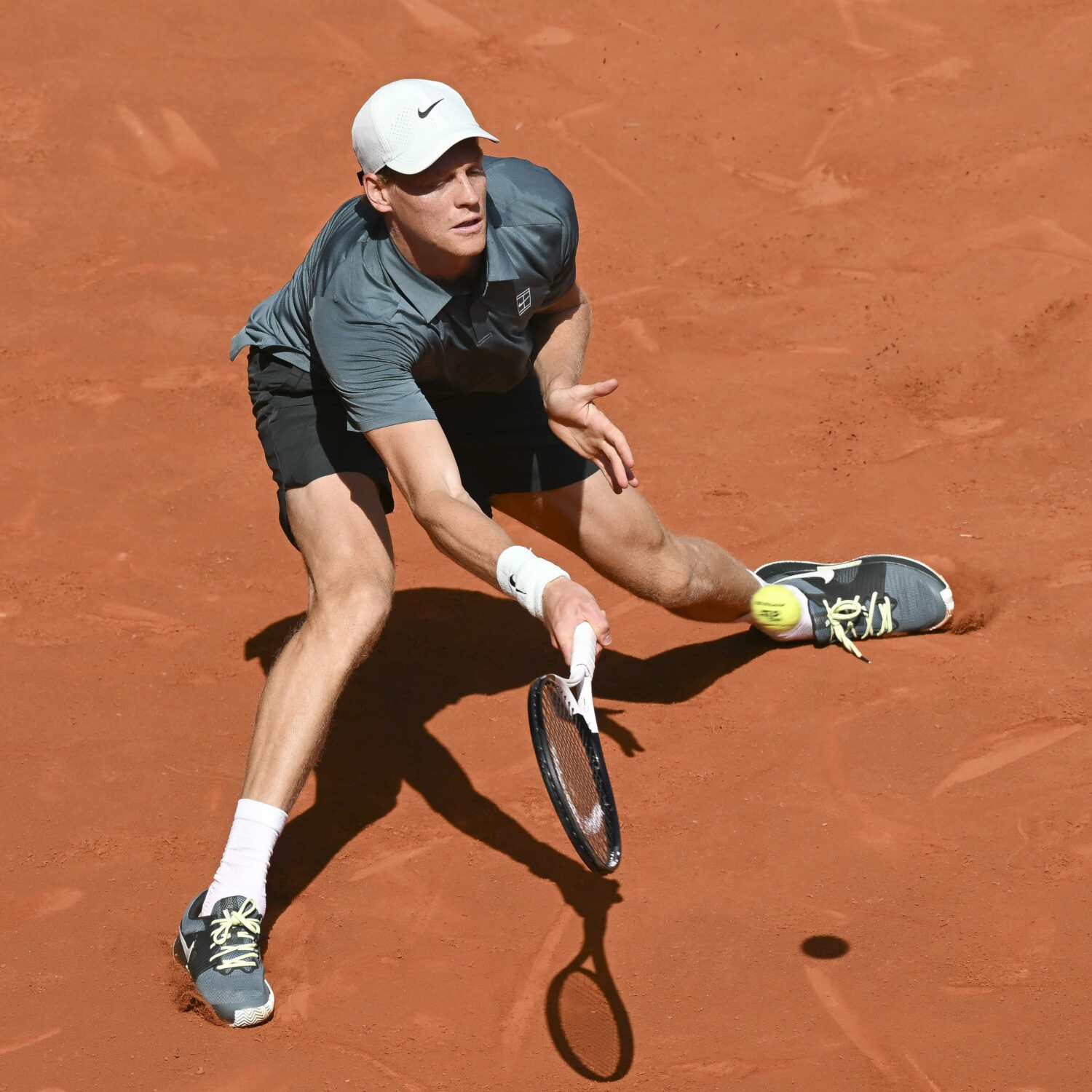 Sinner domina Zverev a Madrid: finale senza storia e quinto Masters 1000 consecutivo