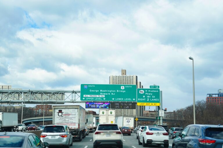 Bronx,,New,York,-,March,8,,2025:,Cars,Drive,In