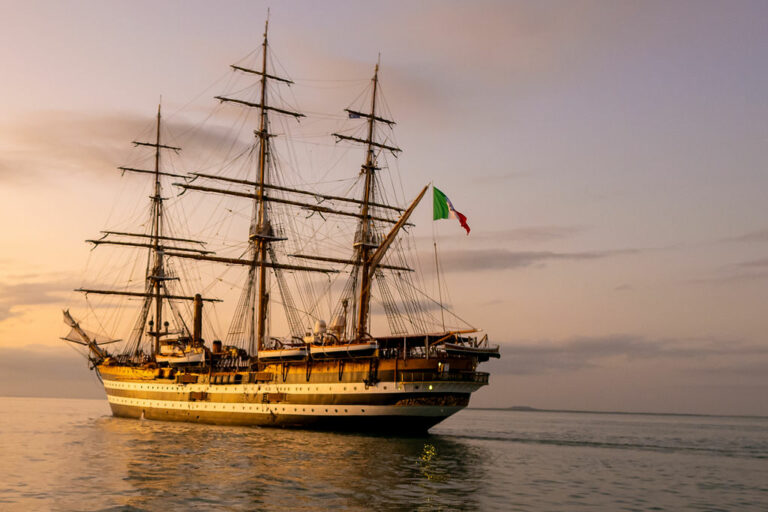 20241003-Nave Vespucci arrivo a Darwin all_alba-Shah Shoots Pty Limited