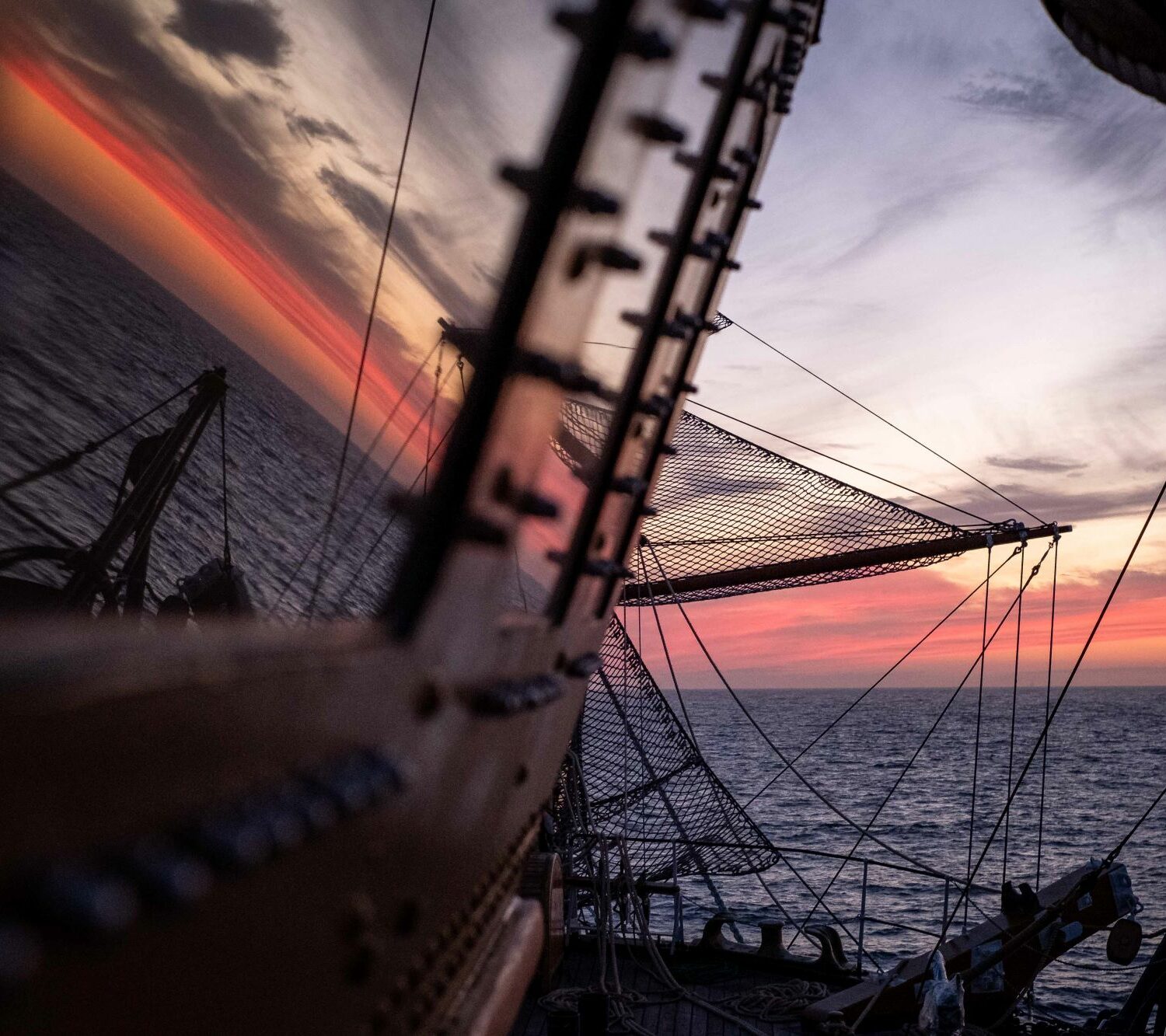 Nave Amerigo Vespucci si prepara a raggiungere New York
