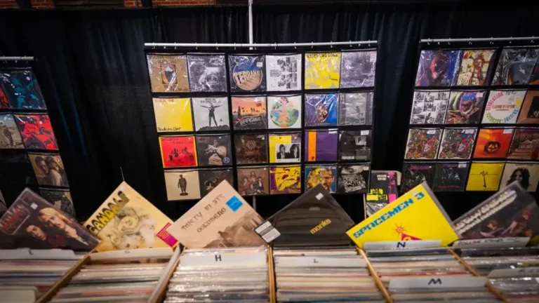 Copy-of-VinylconPhilly_May2025-33-1024x576