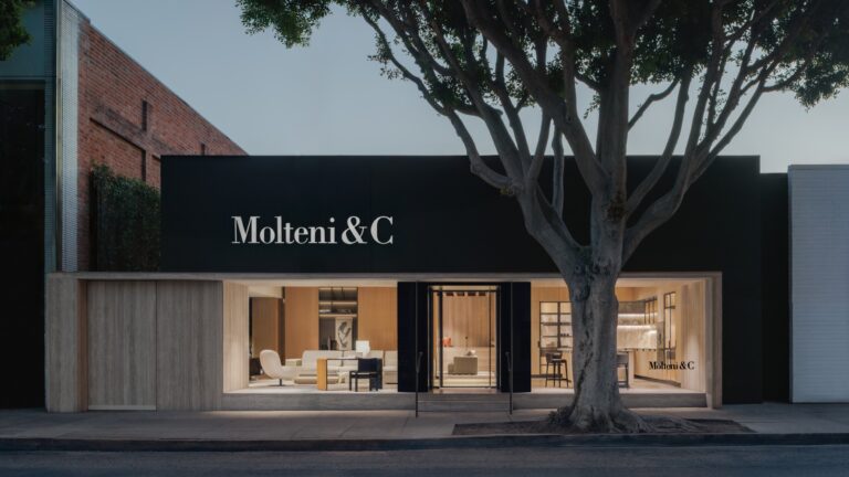 01_Flagship Store Los Angeles