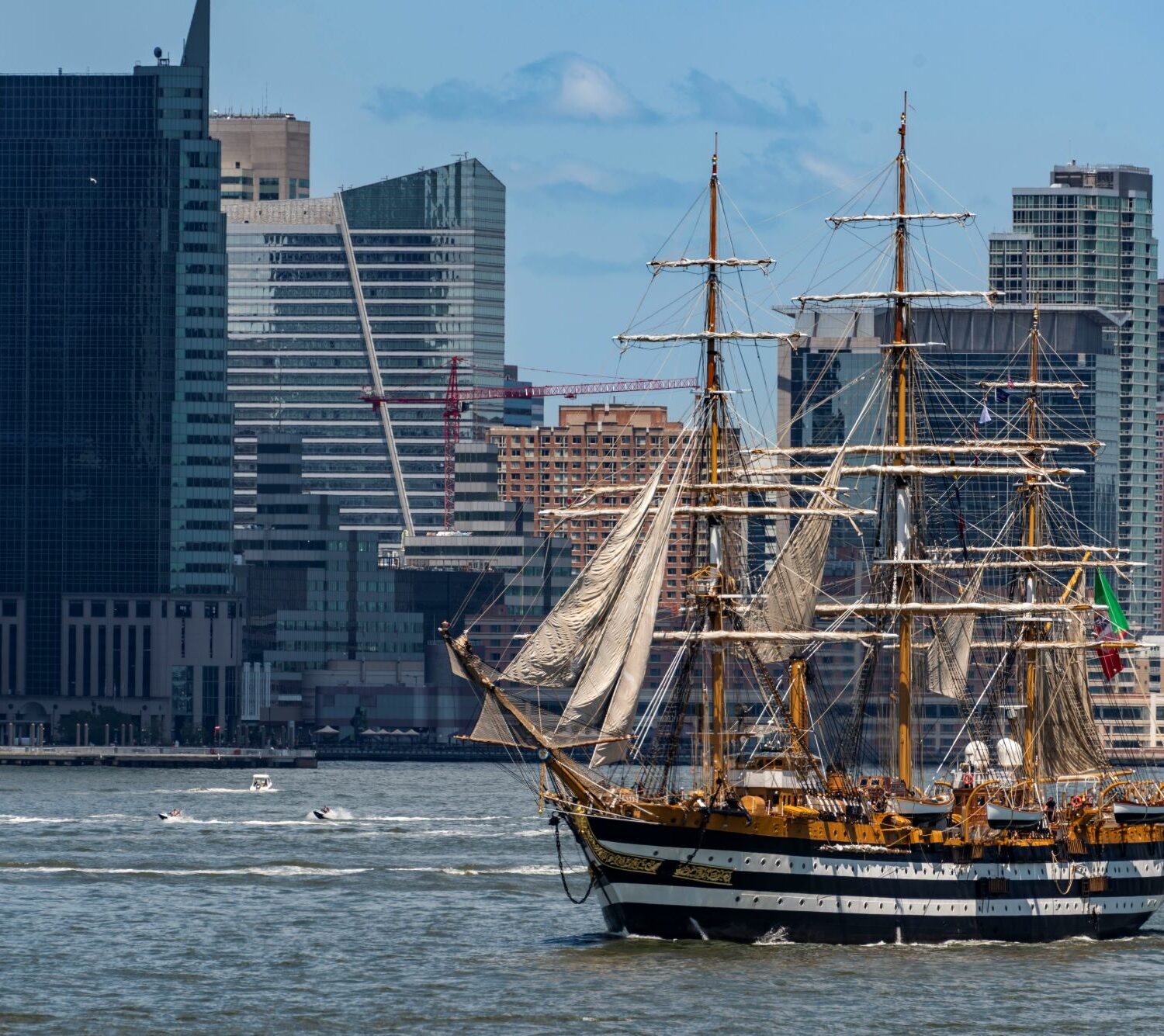 Trionfo a New York per Nave Amerigo Vespucci