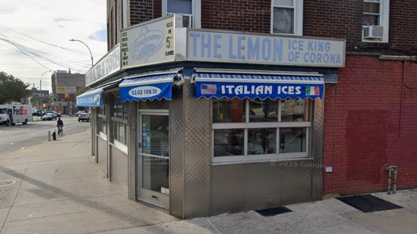 A Corona, nel Queens, il gelato italiano da un dollaro che resiste dal 1944