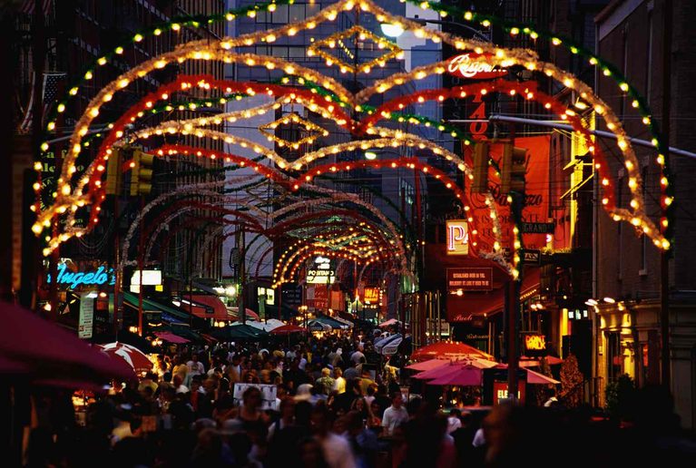 san-gennaro-festival-on-mulberry-street-586015992-7d1dbd41bfaa41d28e76180aae5cd303