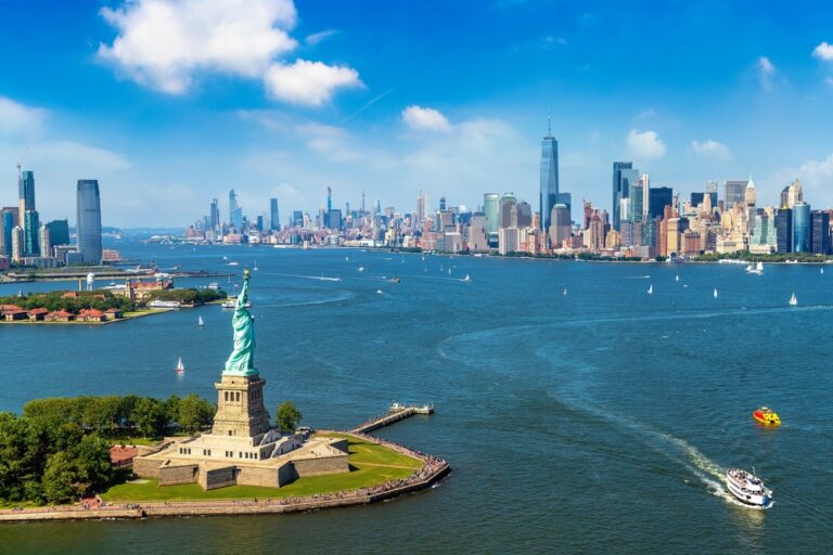Panoramic,Aerial,View,Statue,Of,Liberty,And,Jersey,City,And