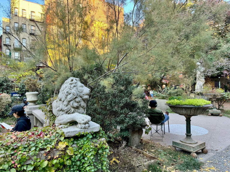 Elizabeth Street Garden  shutterstock_2535750637 (1)